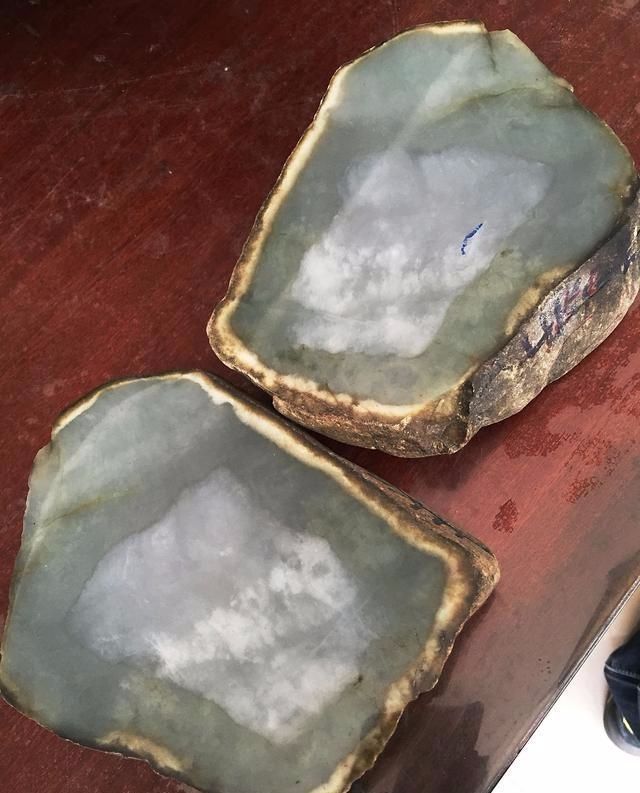 翡翠原石叫什么,裂痕翡翠原石-第1张图片-翡翠网 翡翠原石叫什么,裂痕翡翠原石-第1张图片-翡翠网