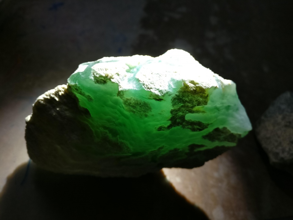 北京开窗原石翡翠,翡翠原石图片-第2张图片-翡翠网 北京开窗原石翡翠,翡翠原石图片-第2张图片-翡翠网