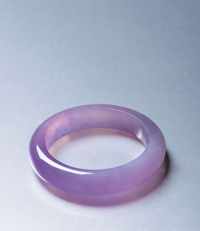 翡翠手镯分几种,翡翠手镯怎么保存-第1张图片-翡翠网 翡翠手镯分几种,翡翠手镯怎么保存-第1张图片-翡翠网