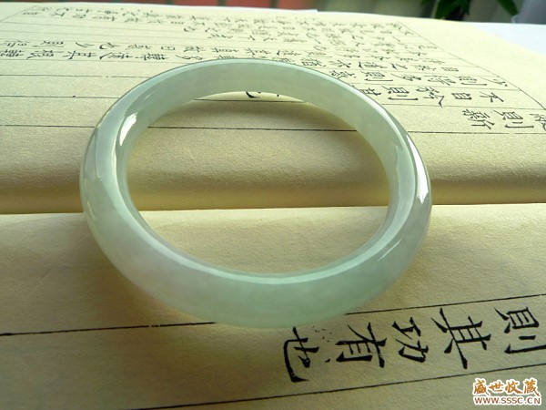 翡翠糯米种手镯翡翠糯米种-第1张图片-翡翠网