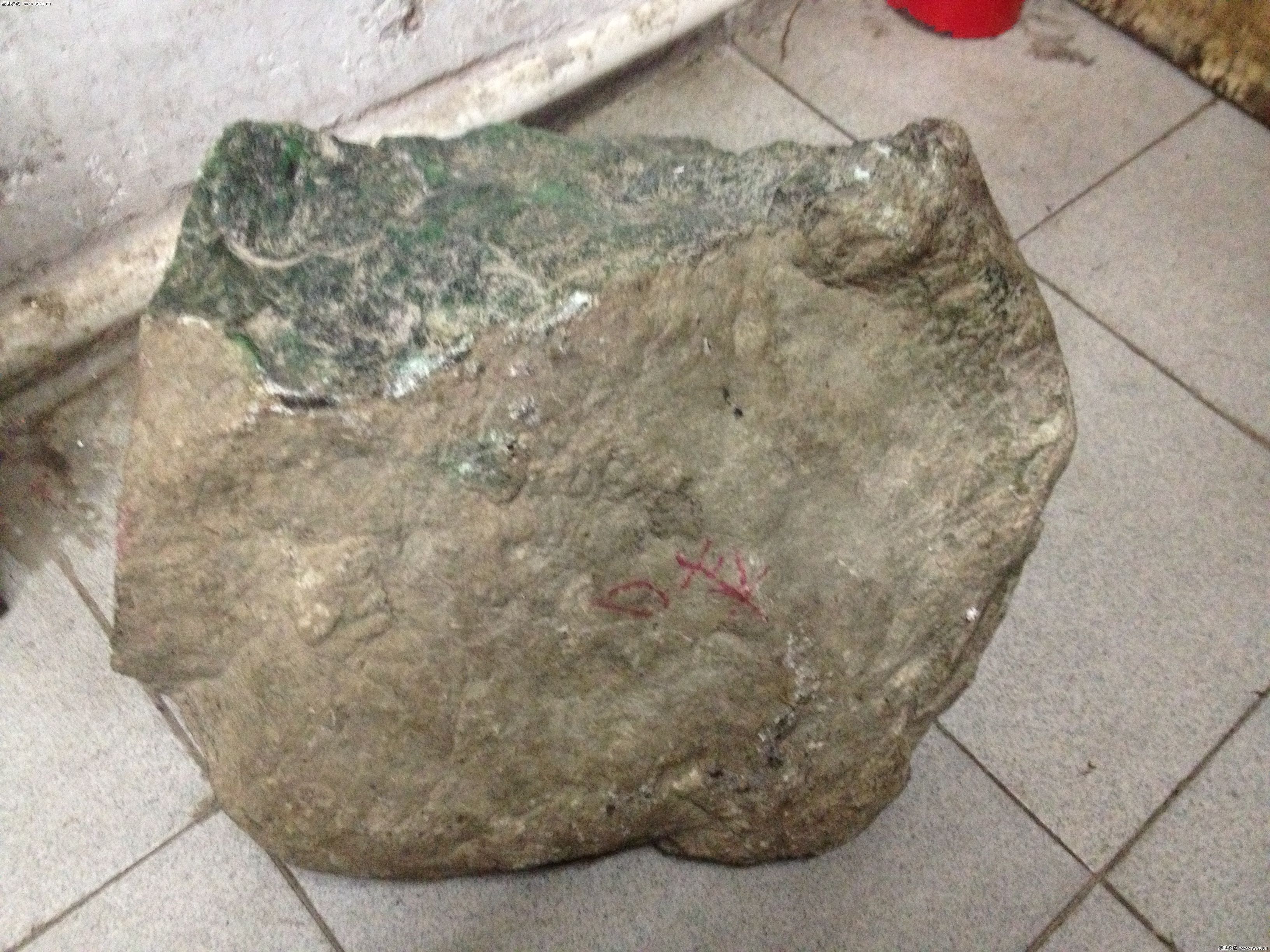 缅甸很多翡翠原石吗,国内翡翠原石能带回国吗-第2张图片-翡翠网 缅甸很多翡翠原石吗,国内翡翠原石能带回国吗-第2张图片-翡翠网