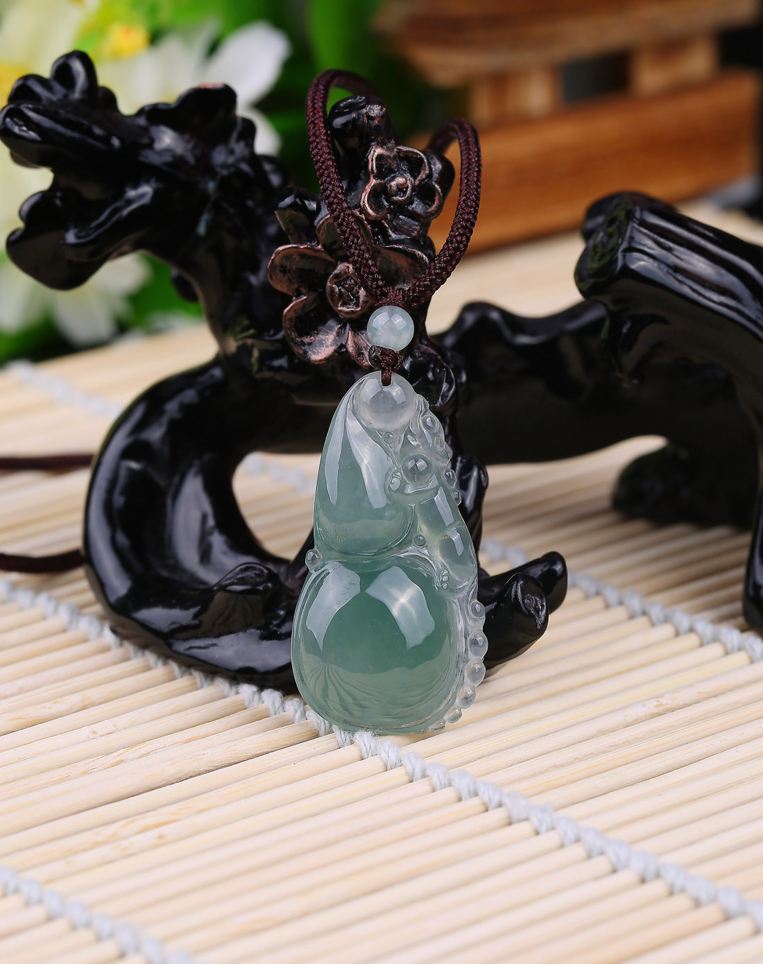 缅甸翡翠葫芦吊坠价格,翡翠吊坠1万-第1张图片-翡翠网 缅甸翡翠葫芦吊坠价格,翡翠吊坠1万-第1张图片-翡翠网