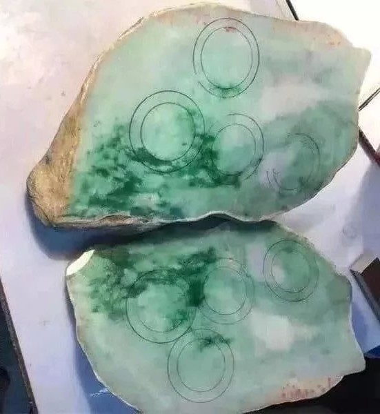 如何辨别真假翡翠原石怎么快速辨别翡翠原石的真假-第2张图片-翡翠网 如何辨别真假翡翠原石怎么快速辨别翡翠原石的真假-第2张图片-翡翠网