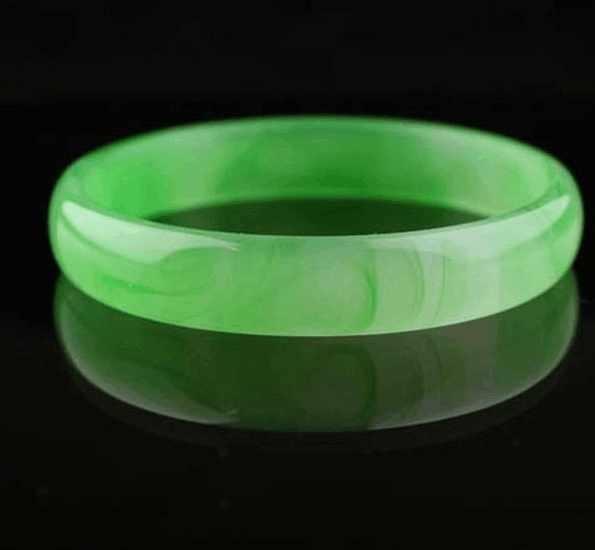 翡翠手镯絮状物翡翠手镯里面有絮状物-第2张图片-翡翠网 翡翠手镯絮状物翡翠手镯里面有絮状物-第2张图片-翡翠网