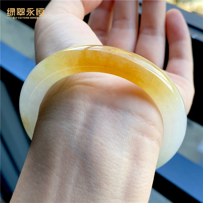 翡翠手镯冰种透字,翡翠手镯-第2张图片-翡翠网 翡翠手镯冰种透字,翡翠手镯-第2张图片-翡翠网