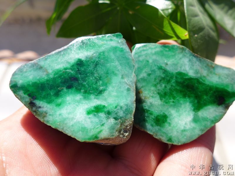 翡翠的原石哪里,翡翠原石外表都有什么颜色-第2张图片-翡翠网 翡翠的原石哪里,翡翠原石外表都有什么颜色-第2张图片-翡翠网