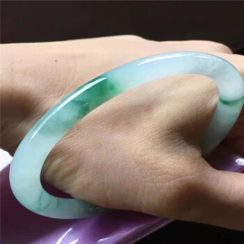 翡翠是玉吗,翡翠 a货 手镯-第1张图片-翡翠网 翡翠是玉吗,翡翠 a货 手镯-第1张图片-翡翠网