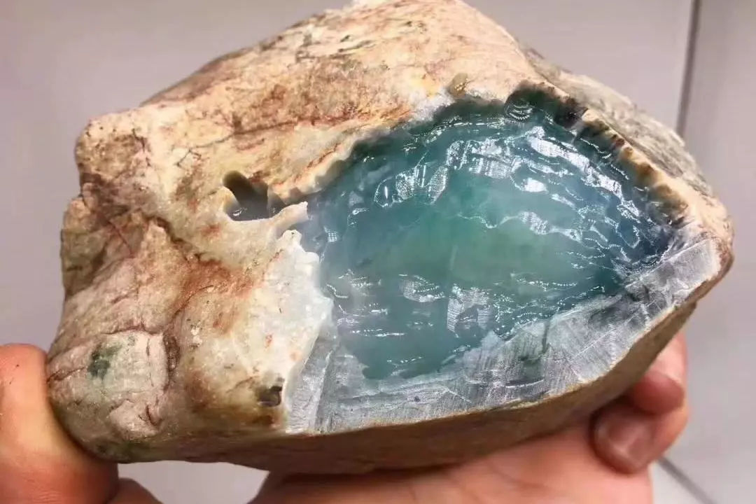 翡翠木那原石皮壳介绍,木那翡翠原石哪里有-第1张图片-翡翠网 翡翠木那原石皮壳介绍,木那翡翠原石哪里有-第1张图片-翡翠网