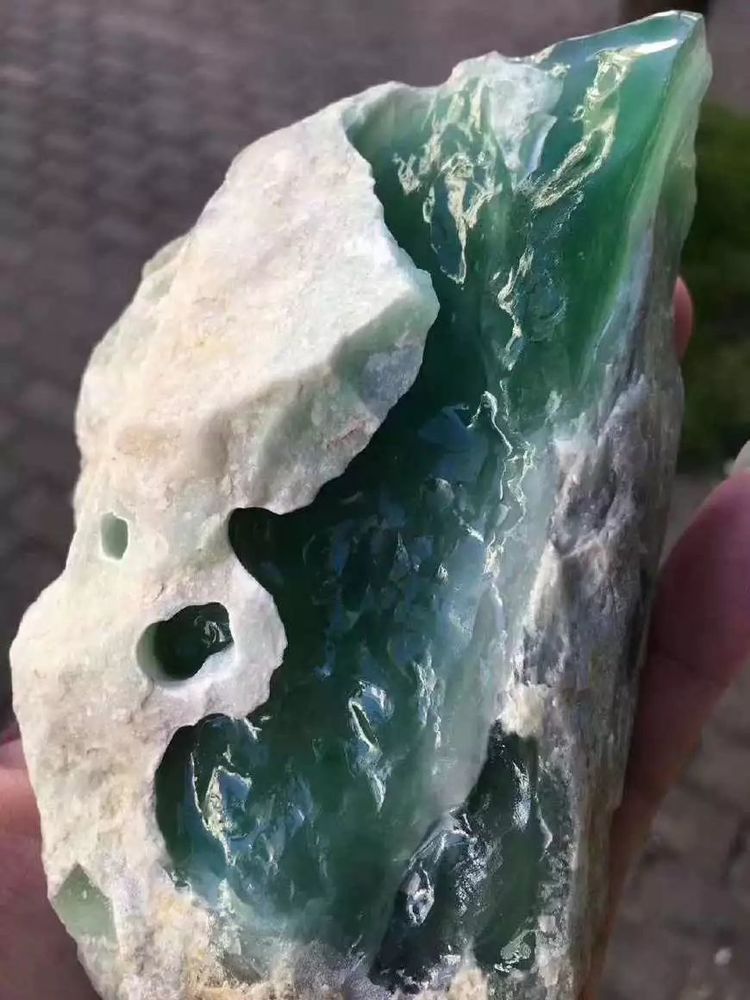 翡翠木那原石皮壳介绍,木那翡翠原石哪里有-第2张图片-翡翠网 翡翠木那原石皮壳介绍,木那翡翠原石哪里有-第2张图片-翡翠网