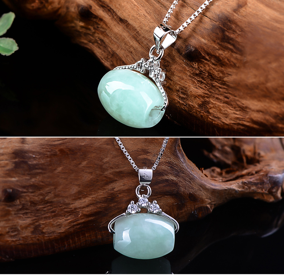 s925银镶和田玉吊坠价格s925镶翡翠吊坠价格-第1张图片-翡翠网