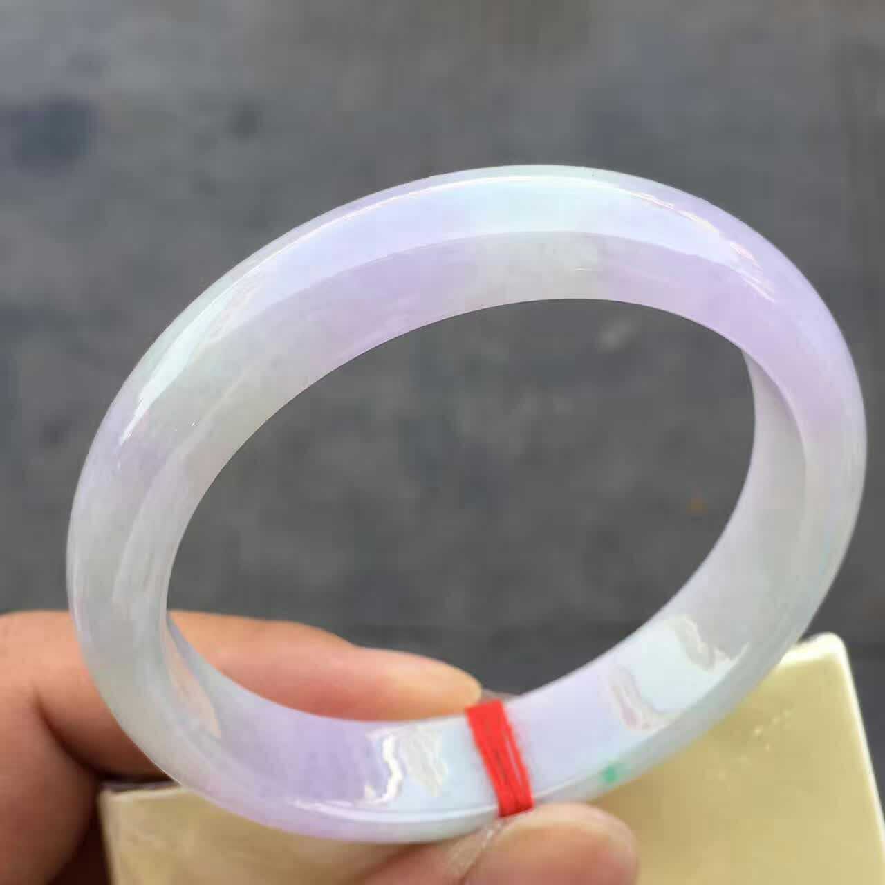 糯种手镯五万的糯种翡翠手镯-第1张图片-翡翠网