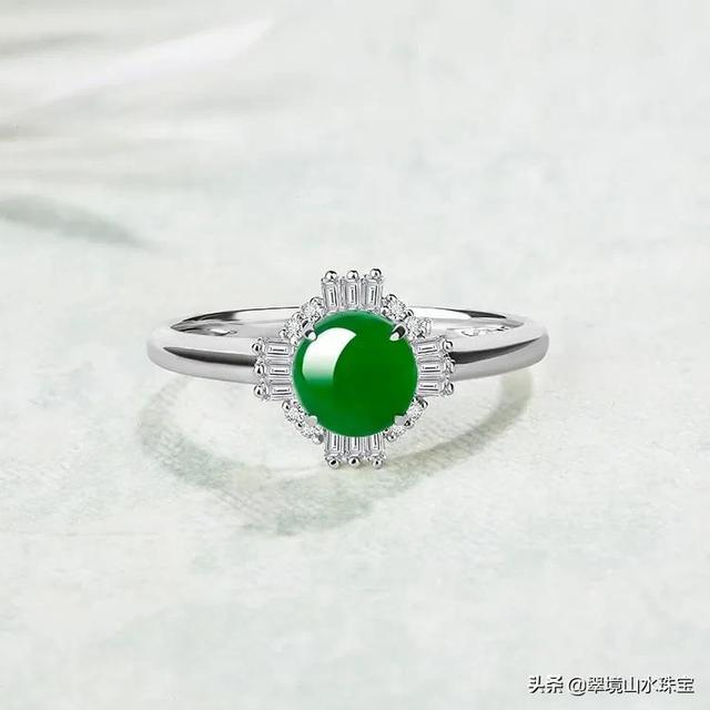 2万的翡翠手镯翡翠手镯和翡翠戒指-第2张图片-翡翠网 2万的翡翠手镯翡翠手镯和翡翠戒指-第2张图片-翡翠网