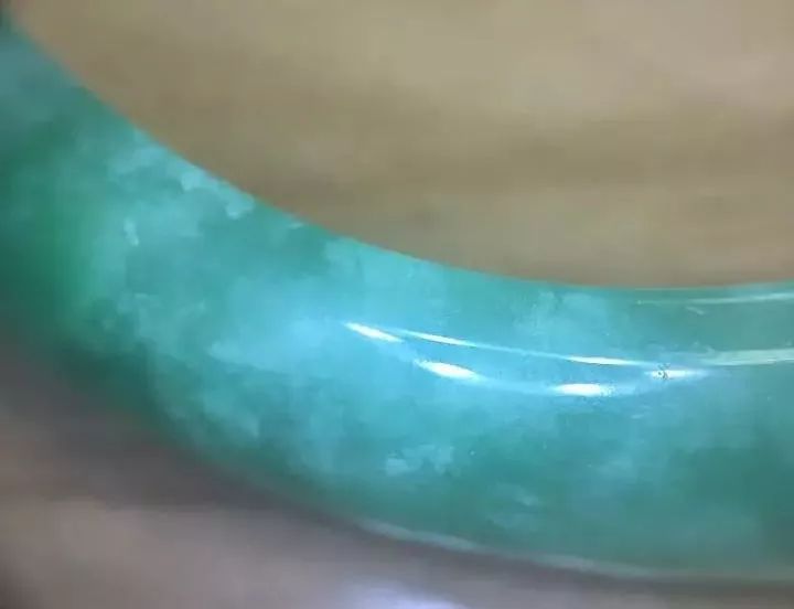 翡翠手镯怎么定价,翡翠手镯价格评估-第2张图片-翡翠网 翡翠手镯怎么定价,翡翠手镯价格评估-第2张图片-翡翠网