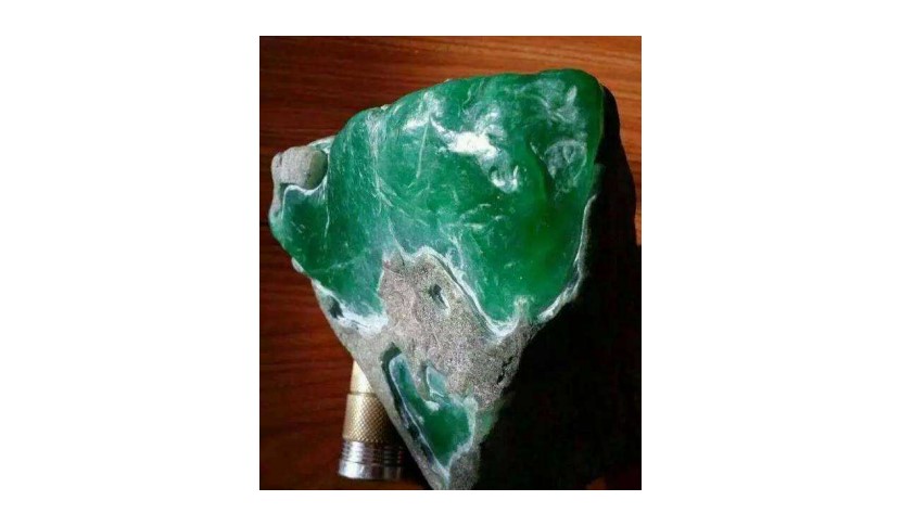 缅甸翡翠翡翠,缅甸翡翠原石批发哪里有-第2张图片-翡翠网 缅甸翡翠翡翠,缅甸翡翠原石批发哪里有-第2张图片-翡翠网