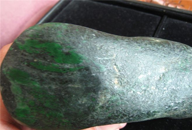 翡翠原石图片几百万的翡翠原石视频-第1张图片-翡翠网 翡翠原石图片几百万的翡翠原石视频-第1张图片-翡翠网