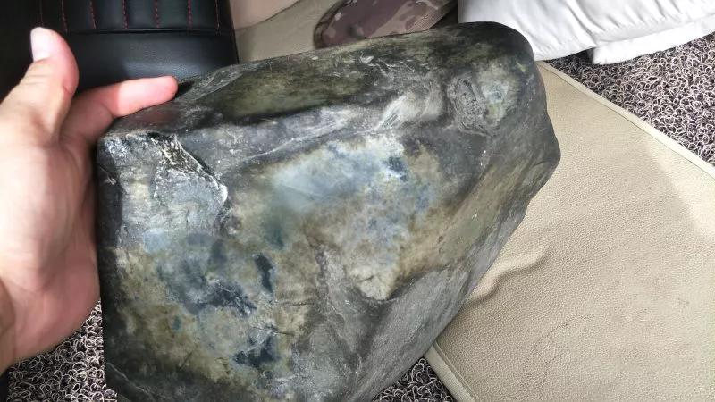 翡翠原石图片几百万的翡翠原石视频-第2张图片-翡翠网 翡翠原石图片几百万的翡翠原石视频-第2张图片-翡翠网