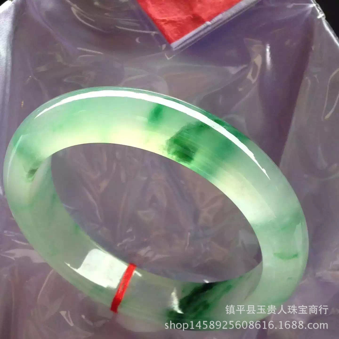 南阳翡翠手镯的价格翡翠镯子报价-第2张图片-翡翠网 南阳翡翠手镯的价格翡翠镯子报价-第2张图片-翡翠网