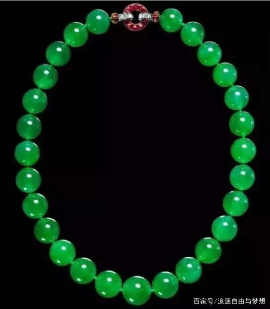 翡翠对比和田玉,玉翡翠知识-第1张图片-翡翠网 翡翠对比和田玉,玉翡翠知识-第1张图片-翡翠网