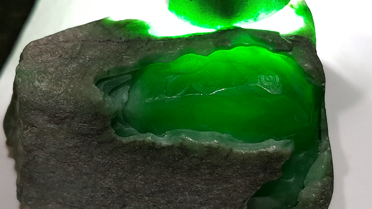 5亿翡翠,3吨百亿翡翠原石-第2张图片-翡翠网 5亿翡翠,3吨百亿翡翠原石-第2张图片-翡翠网