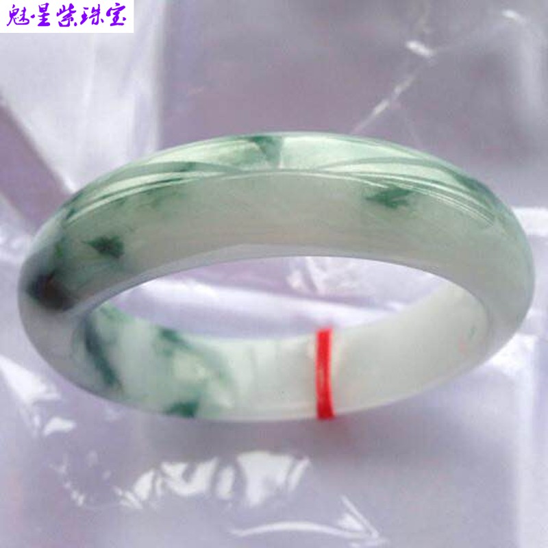 翡翠手镯白底青翡翠手镯粗的好还是细的好-第1张图片-翡翠网