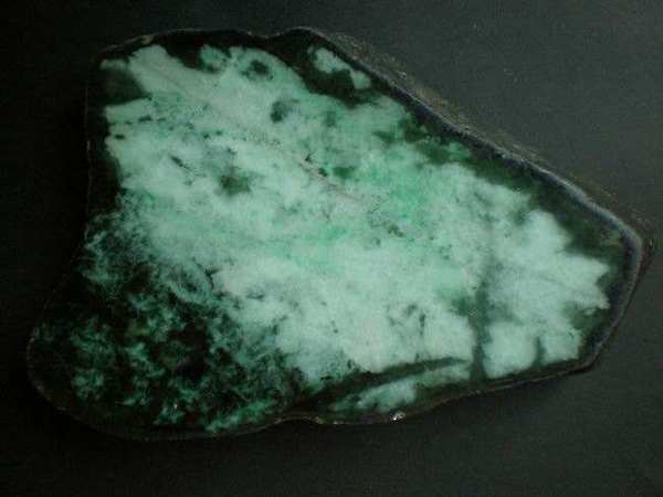 夸翡翠手镯漂亮的句子夸翡翠原石-第2张图片-翡翠网