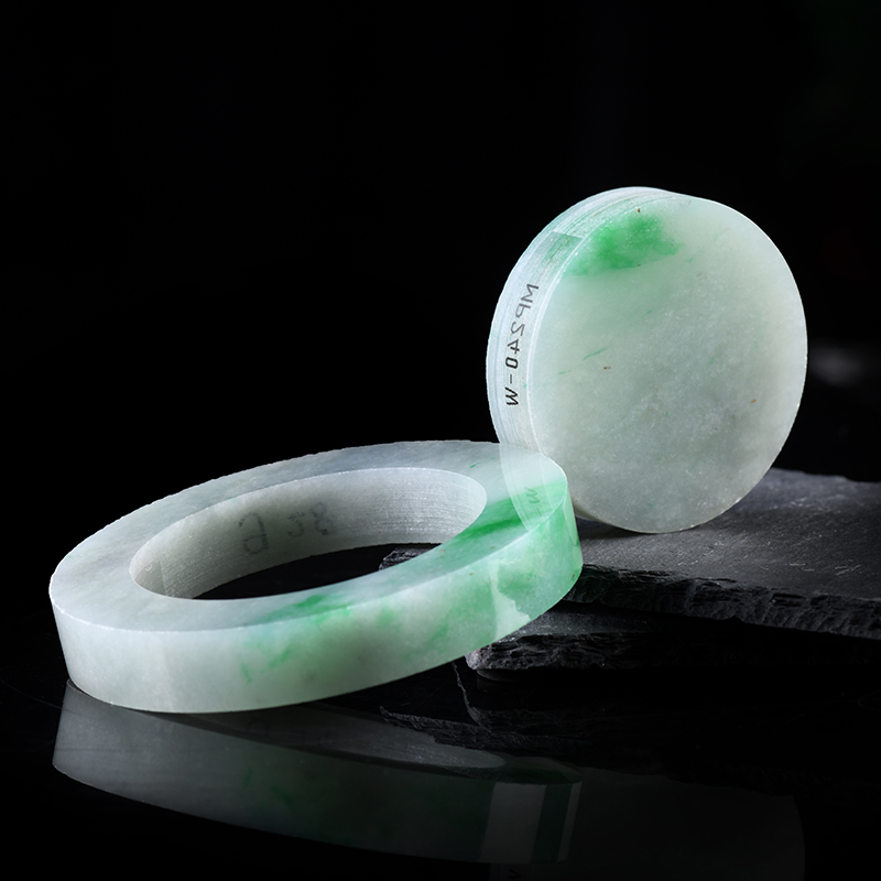 翡翠毛坯手镯瑞丽哪个翡翠直播间可靠-第1张图片-翡翠网 翡翠毛坯手镯瑞丽哪个翡翠直播间可靠-第1张图片-翡翠网