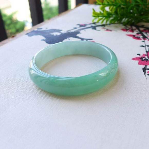 求购翡翠手镯翡翠手镯戴在哪只手好-第2张图片-翡翠网 求购翡翠手镯翡翠手镯戴在哪只手好-第2张图片-翡翠网