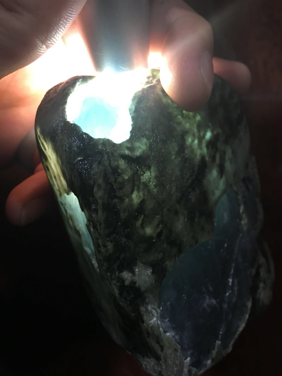 翡翠南齐原石的蓝水咋样翡翠原石蓝-第2张图片-翡翠网