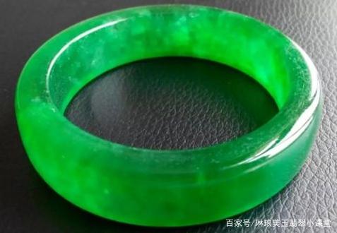 翡翠手镯怎么鉴定真假,翡翠手镯的死棉是什么样-第1张图片-翡翠网 翡翠手镯怎么鉴定真假,翡翠手镯的死棉是什么样-第1张图片-翡翠网