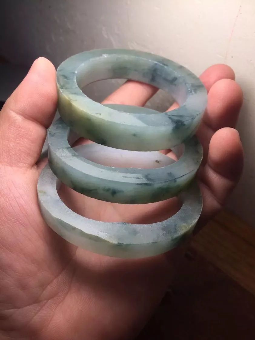 翡翠手镯片料,100元翡翠手镯-第1张图片-翡翠网