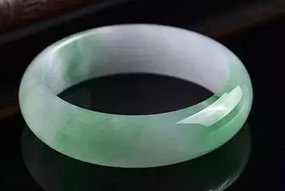 翡翠镯子鉴别,酸洗翡翠手镯-第1张图片-翡翠网 翡翠镯子鉴别,酸洗翡翠手镯-第1张图片-翡翠网