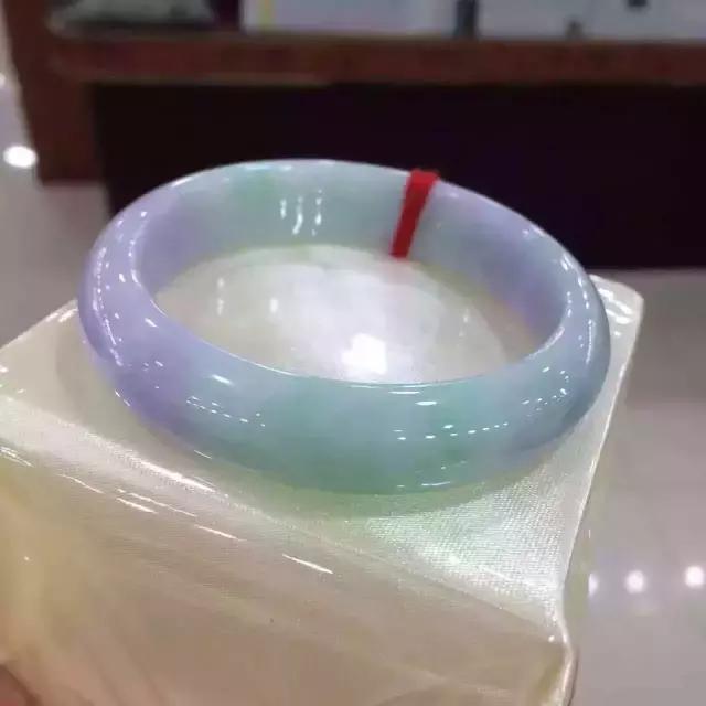 一千万以上的翡翠手镯1万价位的翡翠手镯图片-第1张图片-翡翠网 一千万以上的翡翠手镯1万价位的翡翠手镯图片-第1张图片-翡翠网