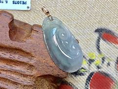 普通的手镯可以卖多少钱,普通翡翠手镯价格-第1张图片-翡翠网 普通的手镯可以卖多少钱,普通翡翠手镯价格-第1张图片-翡翠网