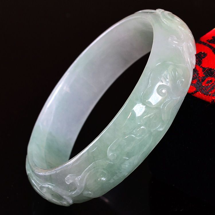 翡翠龙凤手镯,龙凤手镯佩戴方法-第2张图片-翡翠网 翡翠龙凤手镯,龙凤手镯佩戴方法-第2张图片-翡翠网