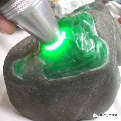 翡翠原石产口辨认,翡翠原石八大场口的特征-第2张图片-翡翠网 翡翠原石产口辨认,翡翠原石八大场口的特征-第2张图片-翡翠网