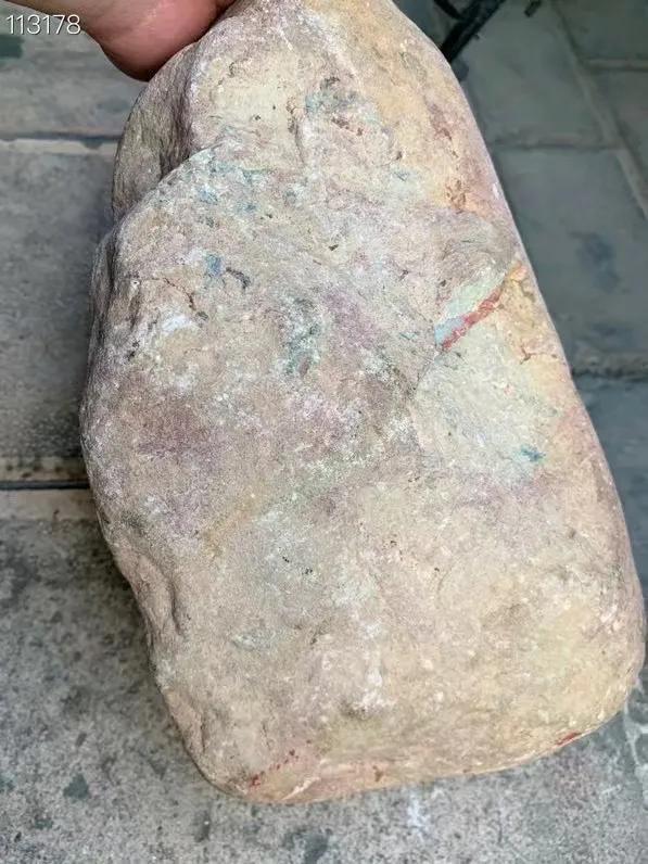 切翡翠原石缅甸翡翠原石采矿视频-第1张图片-翡翠网 切翡翠原石缅甸翡翠原石采矿视频-第1张图片-翡翠网