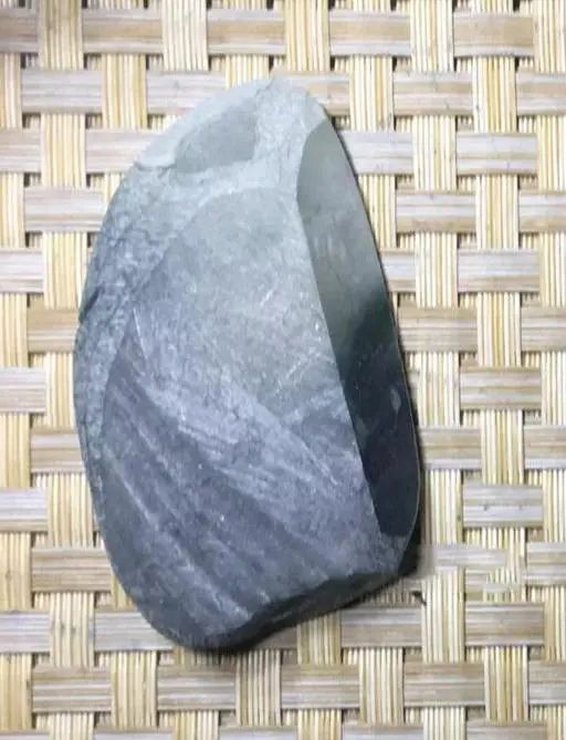 翡翠色料原石切片翡翠为什么要选择原石-第1张图片-翡翠网 翡翠色料原石切片翡翠为什么要选择原石-第1张图片-翡翠网