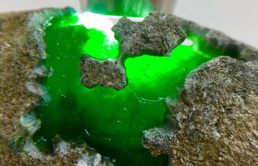 毛料原石翡翠有原石吗-第2张图片-翡翠网 毛料原石翡翠有原石吗-第2张图片-翡翠网