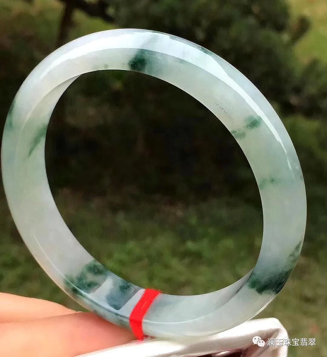 翡翠手镯浅表裂,翡翠手镯裂纹能养好吗-第1张图片-翡翠网