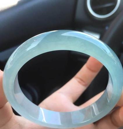 玉手镯老翡翠手镯 价格-第1张图片-翡翠网 玉手镯老翡翠手镯 价格-第1张图片-翡翠网