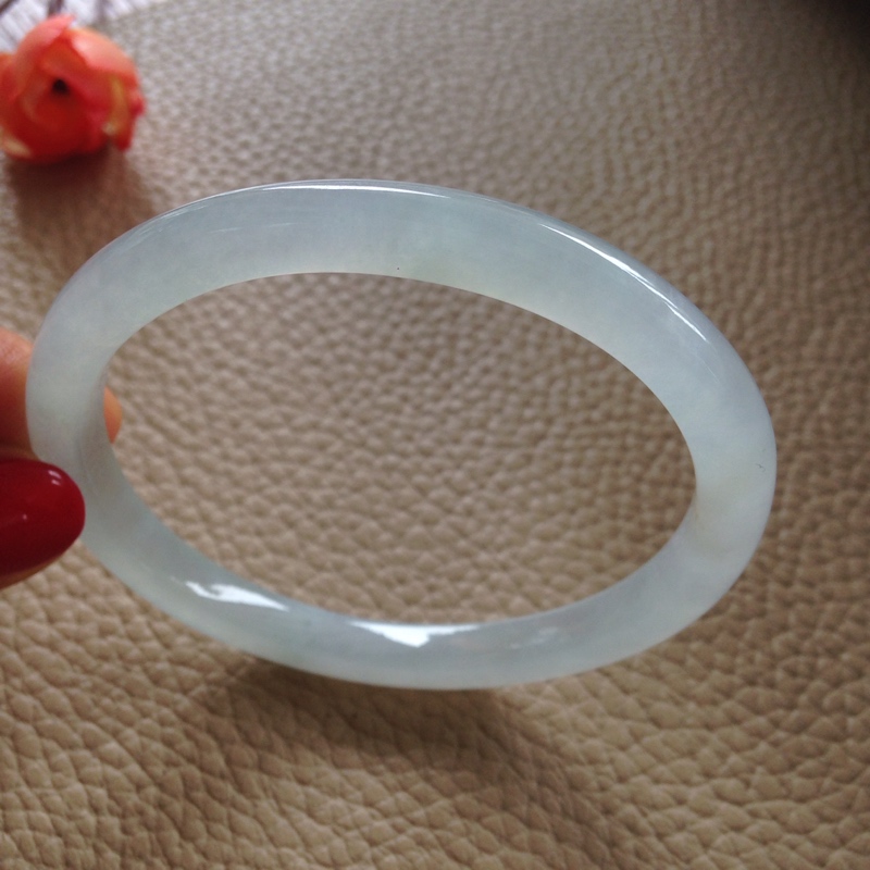 翡翠手镯石花,翡翠镯子对着光是紫色-第1张图片-翡翠网 翡翠手镯石花,翡翠镯子对着光是紫色-第1张图片-翡翠网