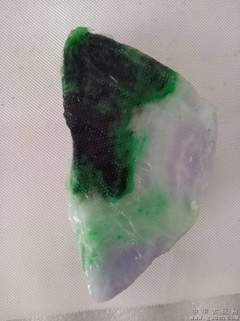 切翡翠原石,纯天然冰种翡翠原石-第1张图片-翡翠网 切翡翠原石,纯天然冰种翡翠原石-第1张图片-翡翠网