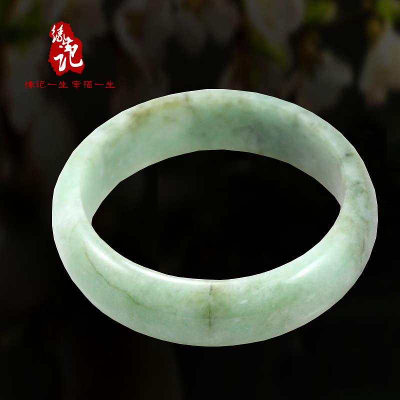 碧玉翡翠手镯,手镯买翡翠还是和田玉-第1张图片-翡翠网