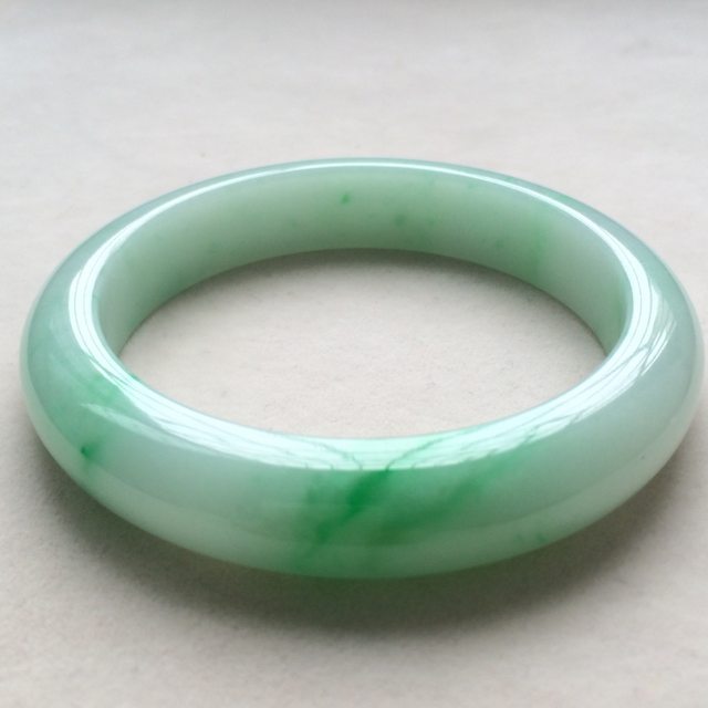 种糯种翡翠手镯价格,糯种翡翠-第1张图片-翡翠网 种糯种翡翠手镯价格,糯种翡翠-第1张图片-翡翠网