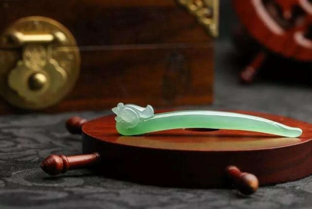 收藏大量翡翠,翡翠收藏家冷知识大全-第2张图片-翡翠网 收藏大量翡翠,翡翠收藏家冷知识大全-第2张图片-翡翠网