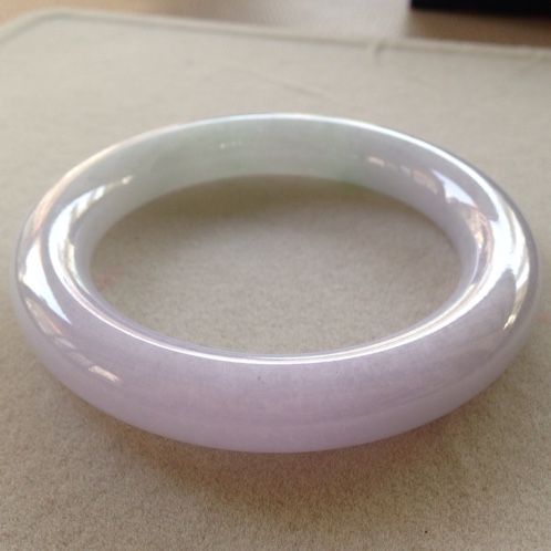 为什么圆条手镯要大两号,翡翠手镯多宽多厚最好-第2张图片-翡翠网 为什么圆条手镯要大两号,翡翠手镯多宽多厚最好-第2张图片-翡翠网