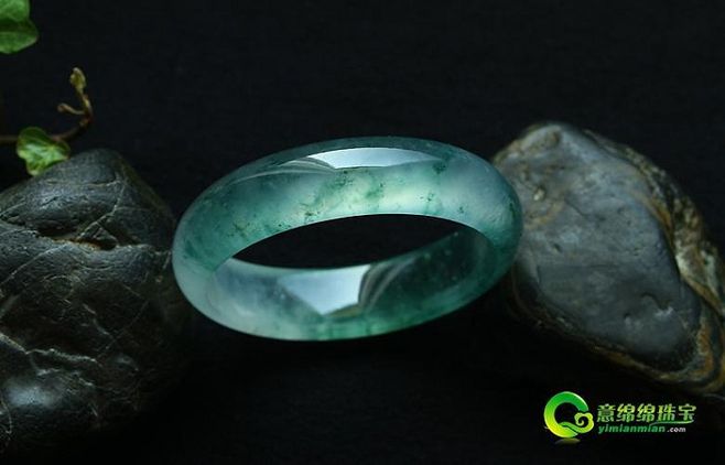 飘死蓝花翡翠手镯照片冰种飘蓝花手镯多少钱-第2张图片-翡翠网 飘死蓝花翡翠手镯照片冰种飘蓝花手镯多少钱-第2张图片-翡翠网