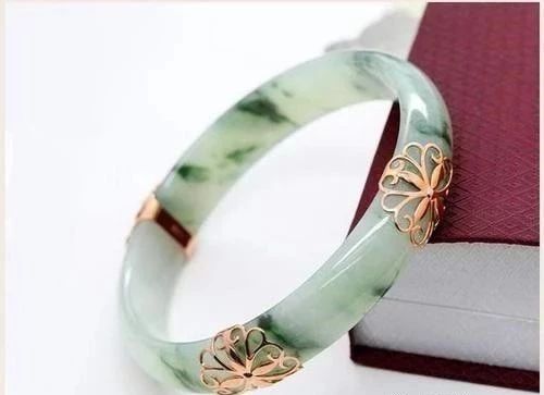 顶级翡翠手镯图片价格三十万左右翡翠手镯图片-第1张图片-翡翠网 顶级翡翠手镯图片价格三十万左右翡翠手镯图片-第1张图片-翡翠网