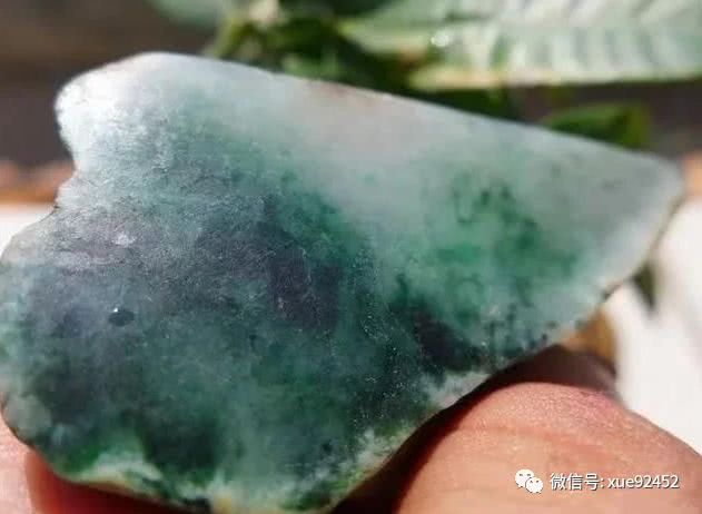 满色翡翠原石到成品起货过程,翡翠原石哪里好-第2张图片-翡翠网 满色翡翠原石到成品起货过程,翡翠原石哪里好-第2张图片-翡翠网