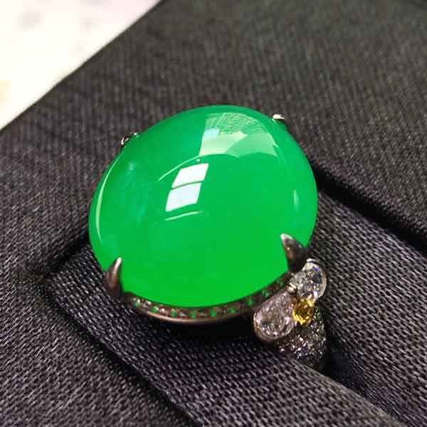 翡翠原石知识,翡翠知识交流-第1张图片-翡翠网 翡翠原石知识,翡翠知识交流-第1张图片-翡翠网